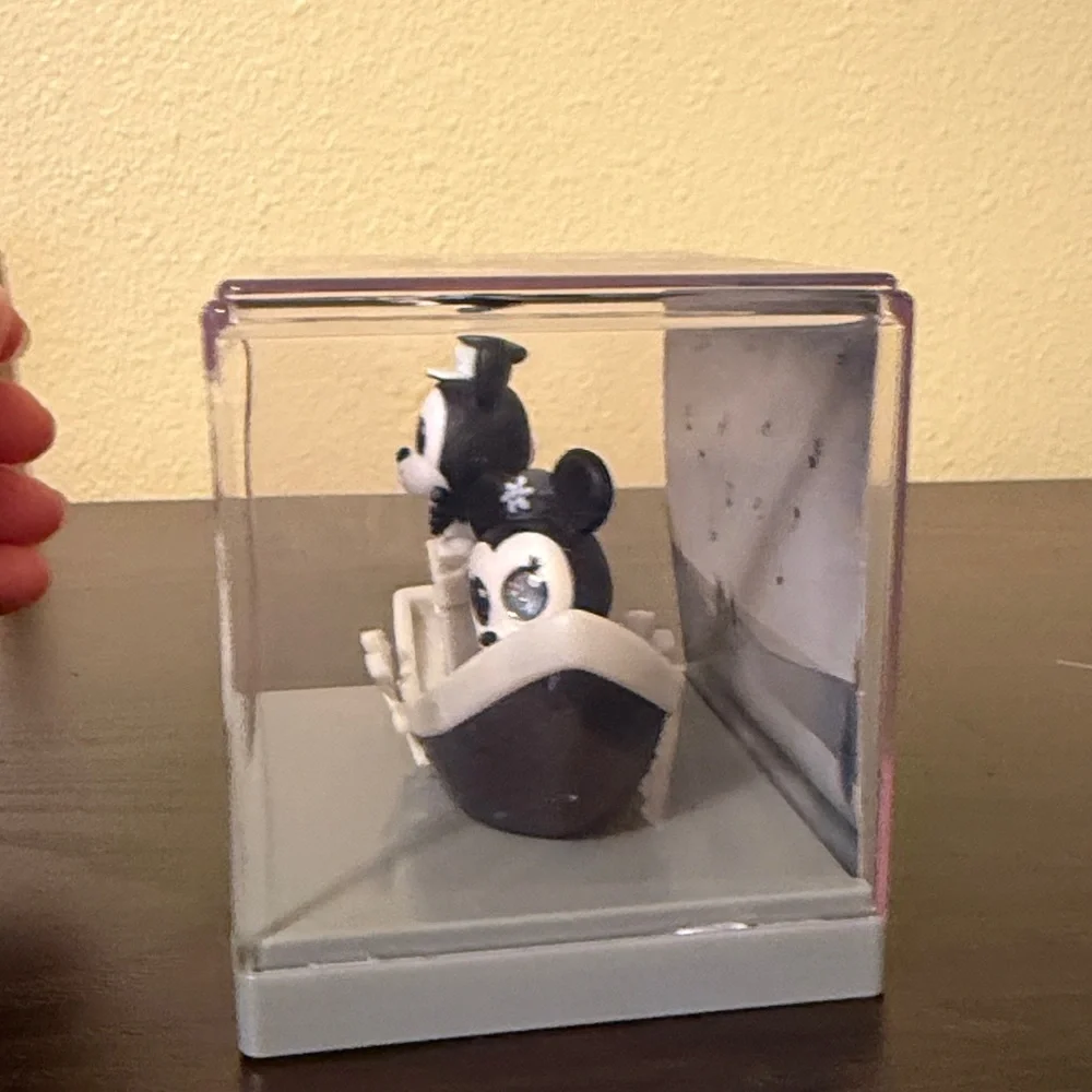 Disney doorables movie moments steamboat Mickey series 1 ULTRA RARE